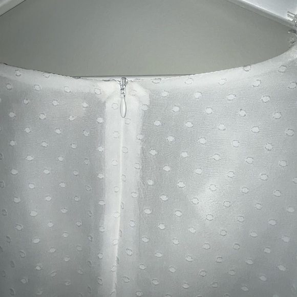 lacy white dress - Picture 7 of 7